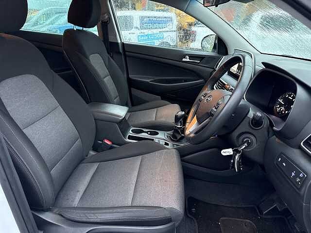 Hyundai TUCSON CRDi 48V MHD SE Nav POLAR WHITE