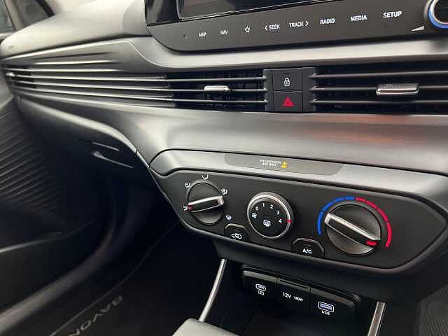 Hyundai BAYON 1.0 TGDi DCT Advance VIBRANT BLUE