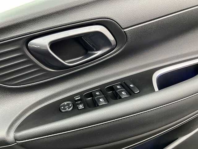 Hyundai BAYON 1.0 TGDi Premium 5dr DCT Automatic Petrol MANGROVE GREEN